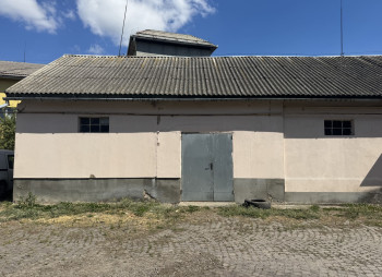 Продаж виробничо-складського комплексу 1 552,6 м2, 0,41 га у Закарпатській області